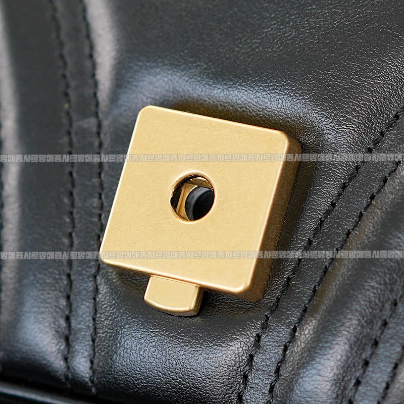 구찌마몽마틀라쎼미디움숄더백 20260321-144916-013루.jpg