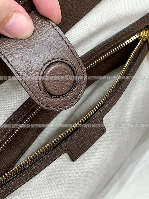 구찌오피디아미디움숄더백 20260321-165005-012루.jpg