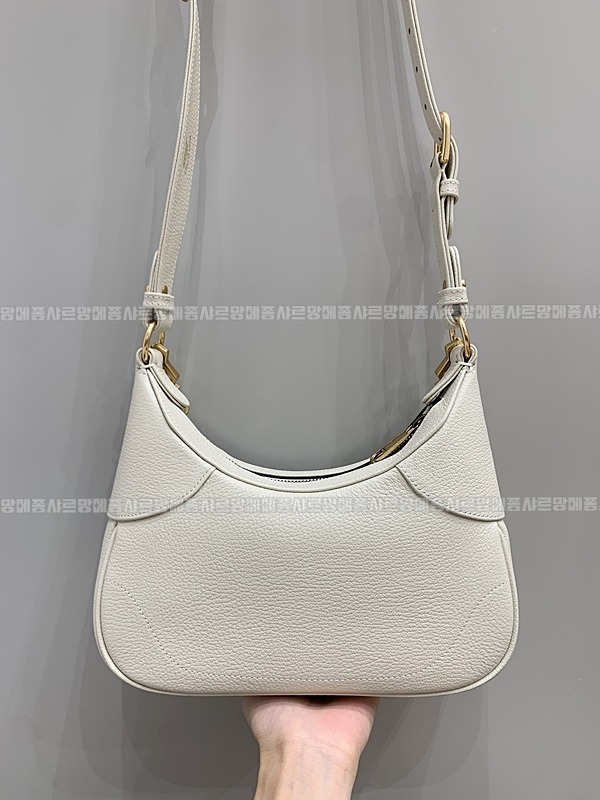 구찌아프로디테숄더백  20260322-115210-016루.jpg