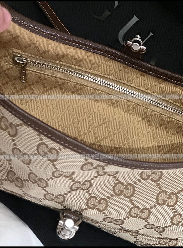 구찌재키슬림숄더백  20260322-124904-018루.jpg