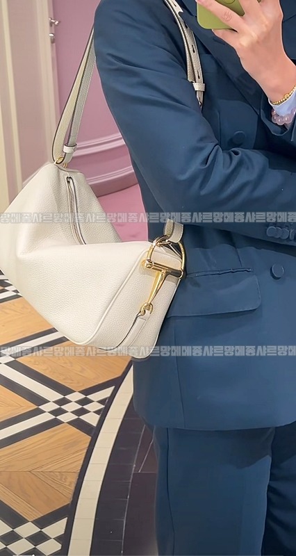 구찌하프홀스빗미디움숄더백  20260322-132108-014루.jpg