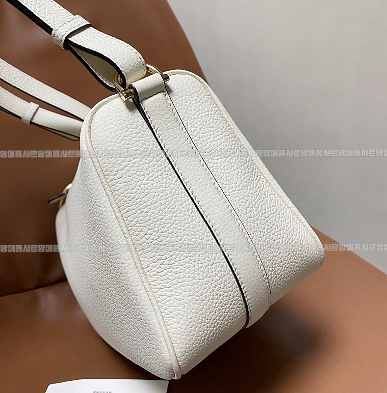 구찌하프홀스빗미디움숄더백  20260322-132107-003루.jpg