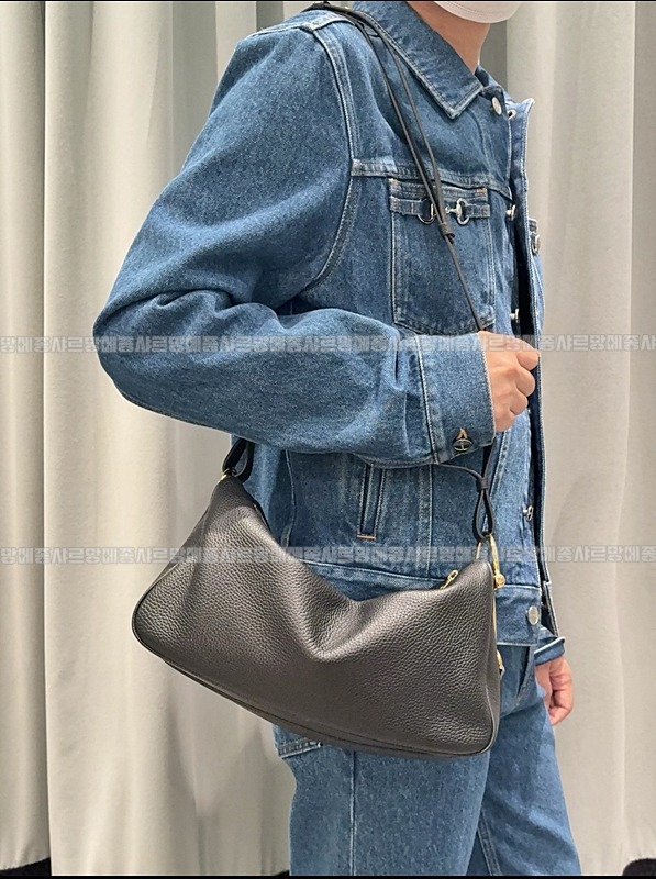 구찌하프홀스빗미디움숄더백  20260322-132503-015루.jpg