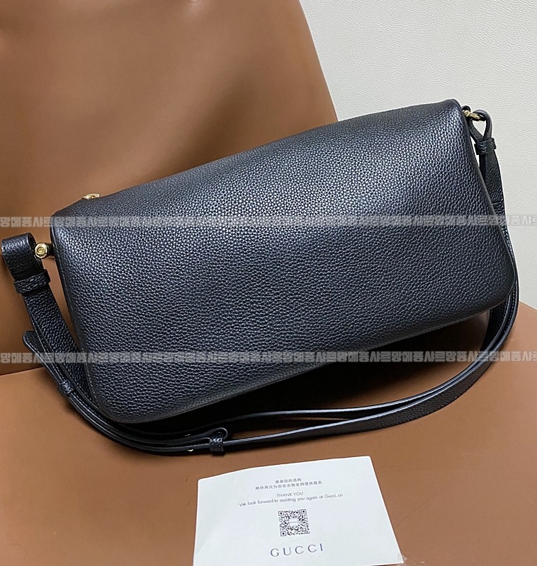 구찌하프홀스빗미디움숄더백  20260322-132501-001루.jpg