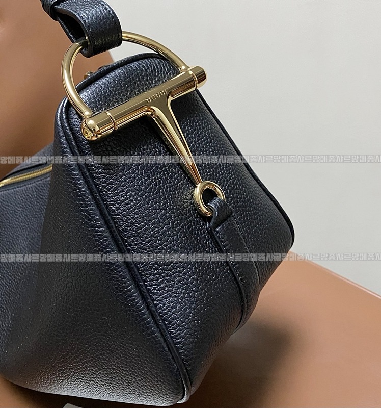 구찌하프홀스빗미디움숄더백  20260322-132501-004루.jpg