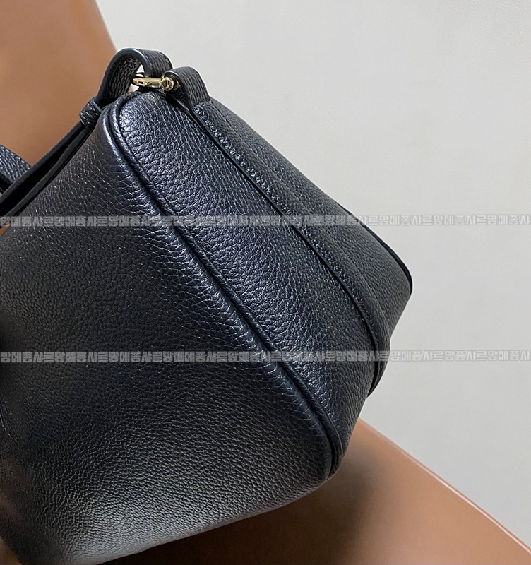 구찌하프홀스빗미디움숄더백  20260322-132501-003루.jpg