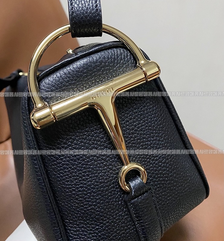 구찌하프홀스빗미디움숄더백  20260322-132501-005루.jpg