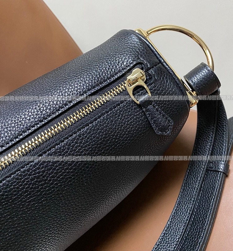 구찌하프홀스빗미디움숄더백  20260322-132501-006루.jpg