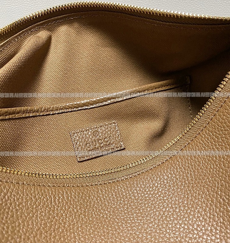 구찌하프홀스빗미디움숄더백  20260322-133025-008루.jpg