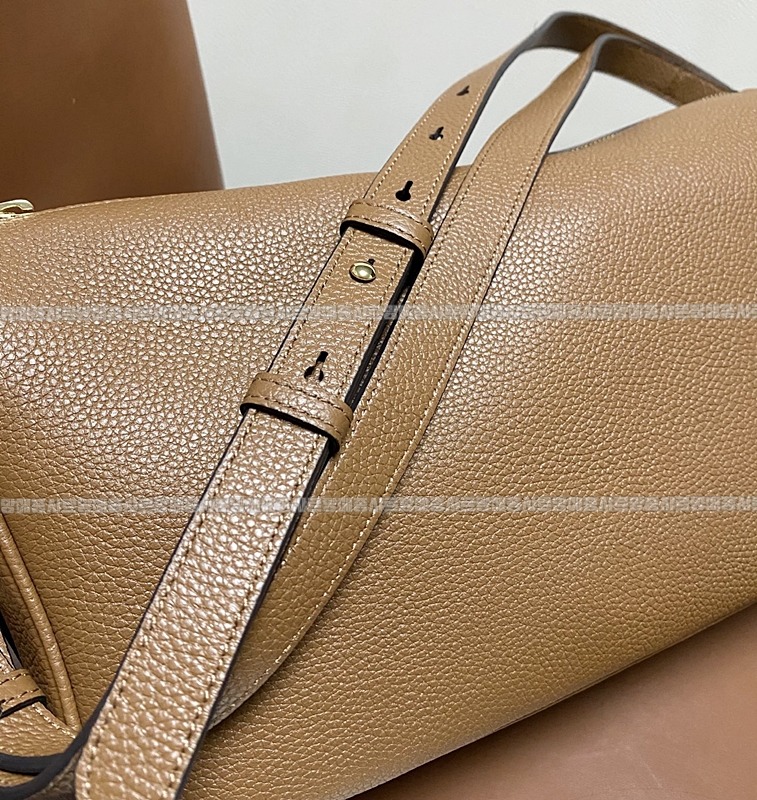 구찌하프홀스빗미디움숄더백  20260322-133025-009루.jpg