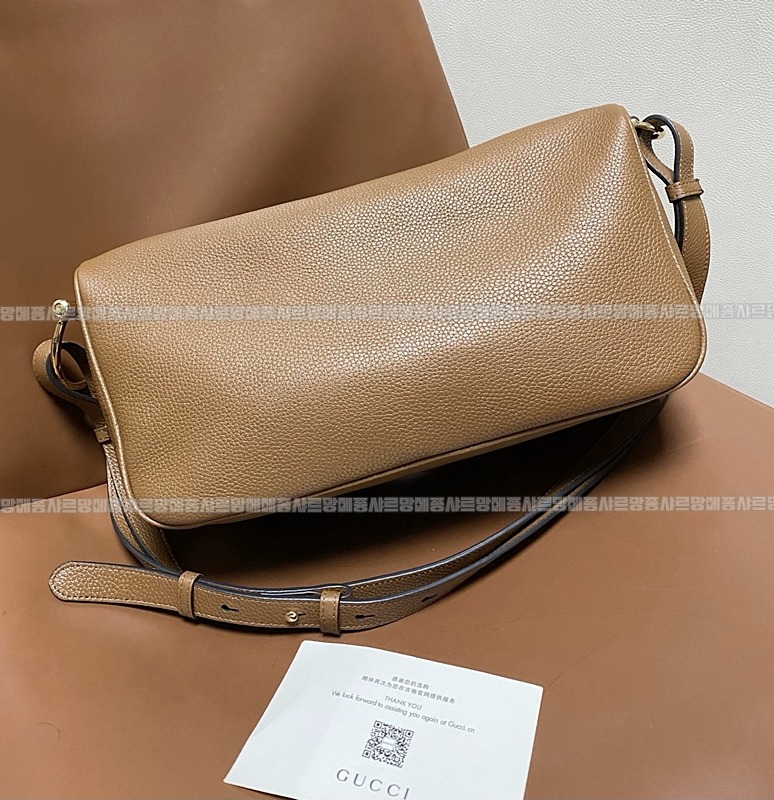 구찌하프홀스빗미디움숄더백  20260322-133025-011루.jpg