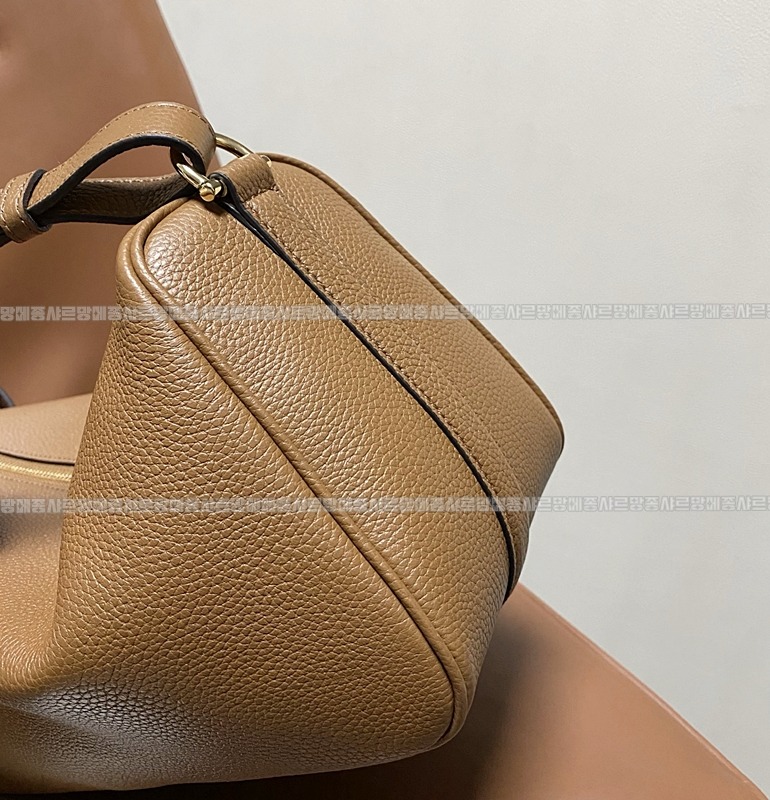 구찌하프홀스빗미디움숄더백  20260322-133026-013루.jpg