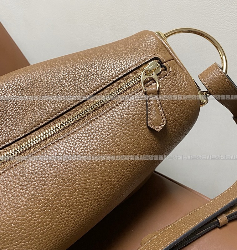 구찌하프홀스빗미디움숄더백  20260322-133026-016루.jpg