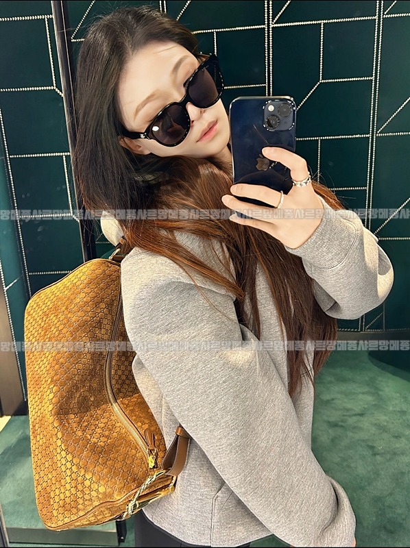 구찌하프홀스빗미디움숄더백  20260322-133607-020루.jpg