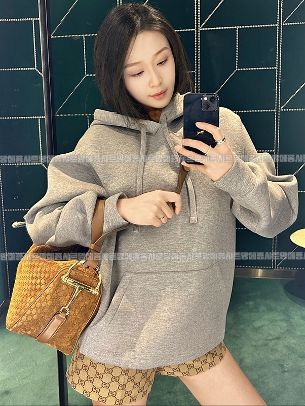 구찌하프홀스빗미디움숄더백  20260322-133607-021루.jpg