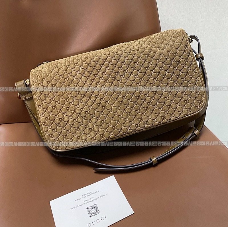 구찌하프홀스빗미디움숄더백  20260322-133605-004루.jpg