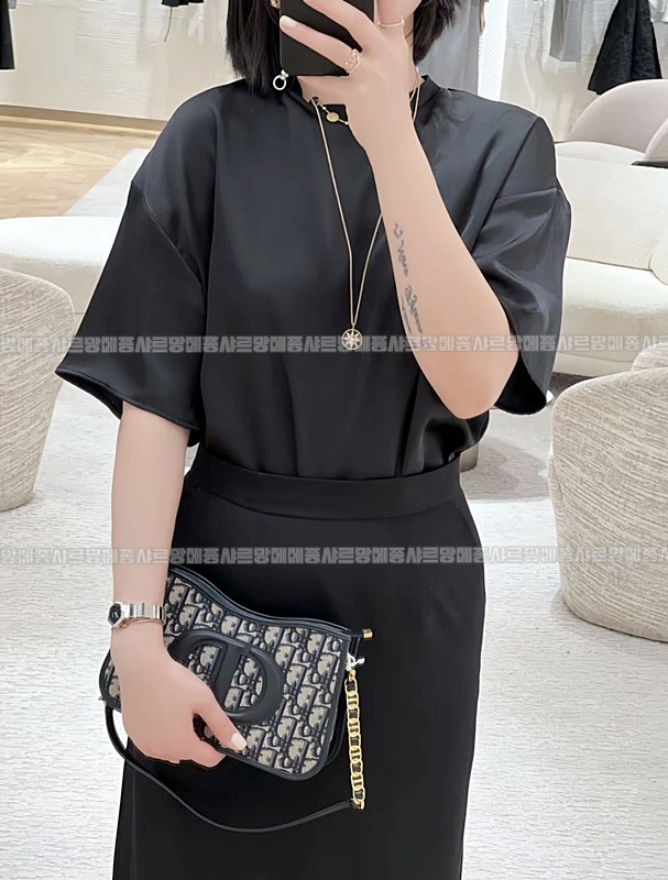 디올시그니처호보백미니 20260323-103220-018루.jpg