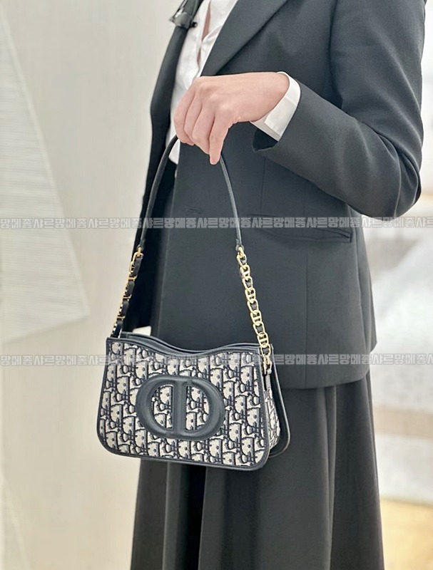 디올시그니처호보백미니 20260323-103220-016루.jpg