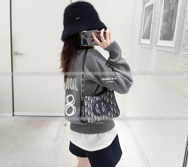 디올시그니처호보백미니 20260323-103220-017루.jpg