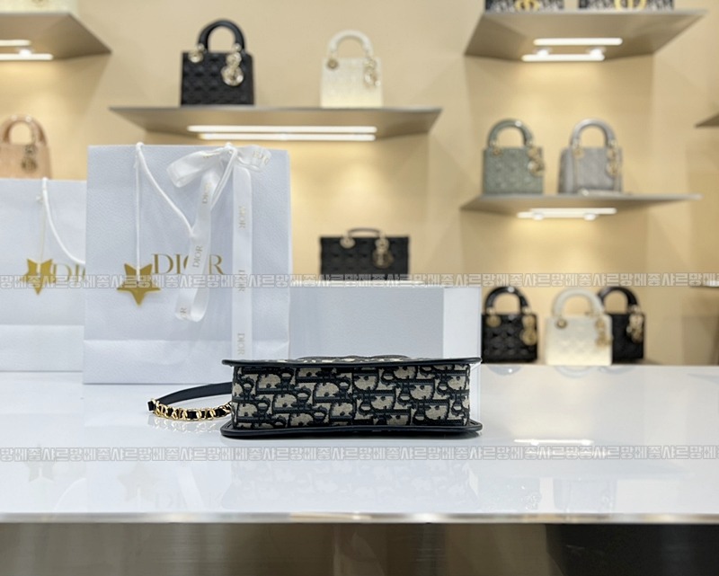 디올시그니처호보백미니 20260323-103221-022루.jpg