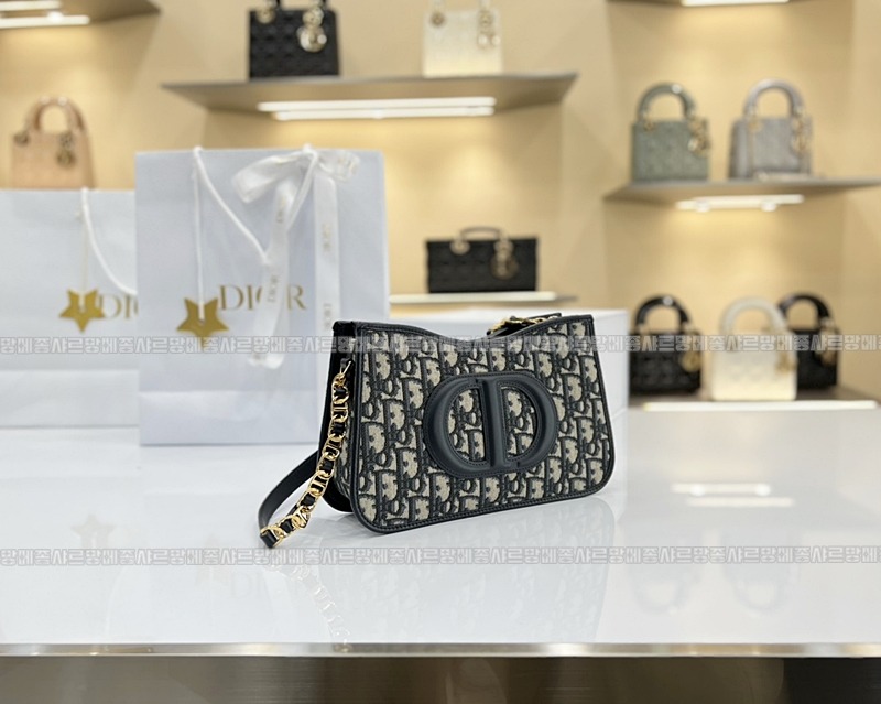 디올시그니처호보백미니 20260323-103220-020루.jpg