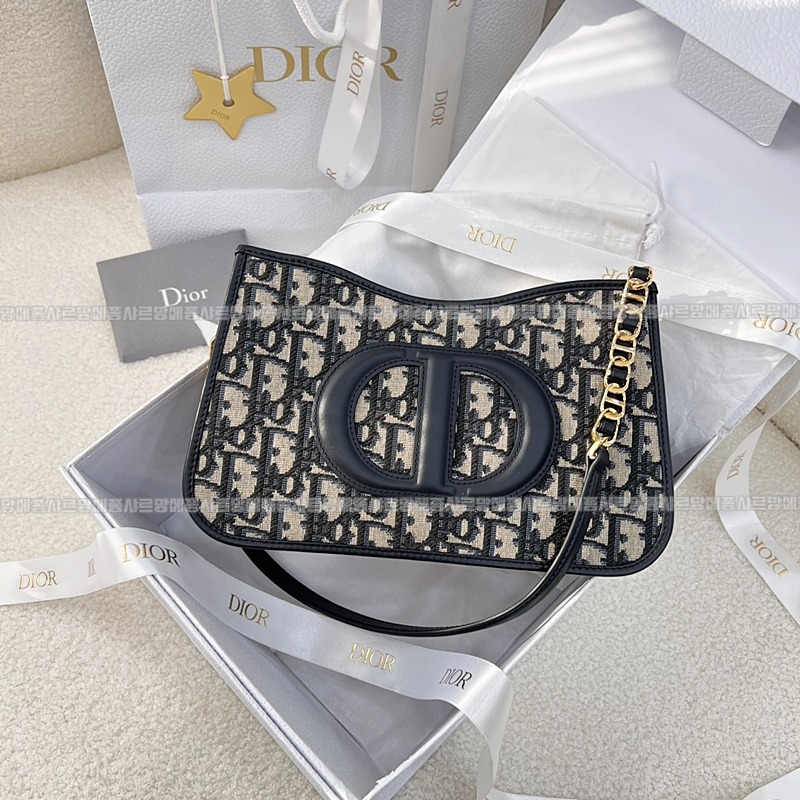 디올시그니처호보백미니 20260323-103218-001루.jpg