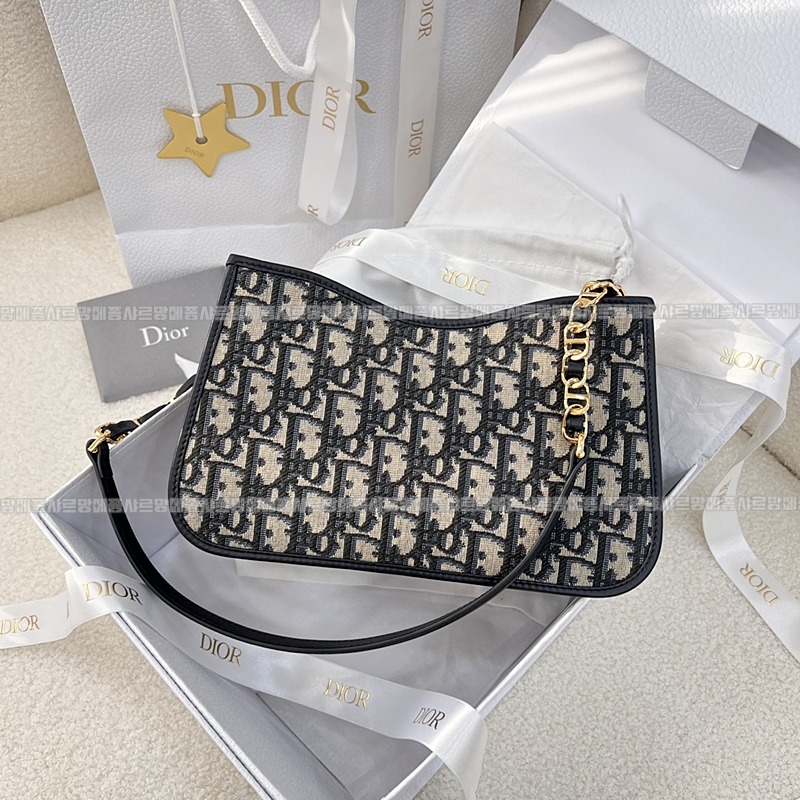 디올시그니처호보백미니 20260323-103218-002루.jpg