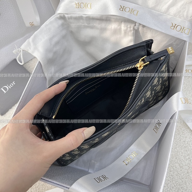 디올시그니처호보백미니 20260323-103218-007루.jpg