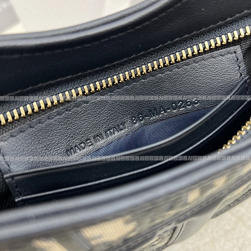 디올시그니처호보백미니 20260323-103219-009루.jpg