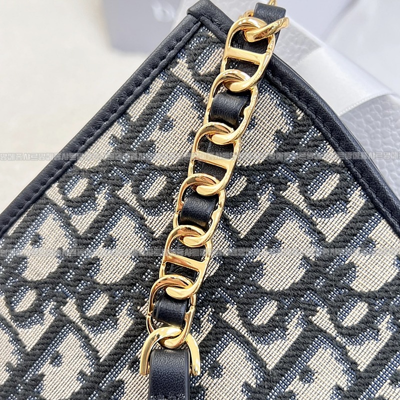 디올시그니처호보백미니 20260323-103219-012루.jpg