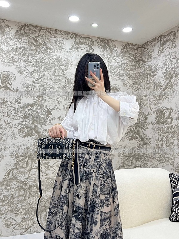 디올오블리크시그니처미니백 20260323-105716-018루.jpg