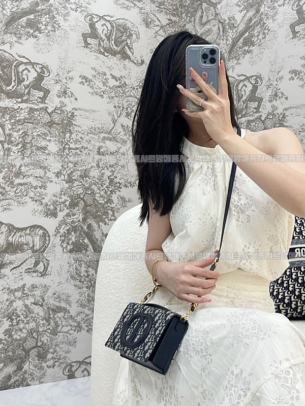 디올오블리크시그니처미니백 20260323-105717-020루.jpg