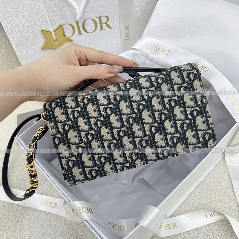 디올오블리크시그니처미니백 20260323-105714-003루.jpg