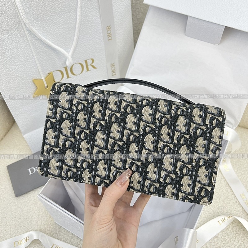 디올오블리크시그니처미니백 20260323-105715-005루.jpg