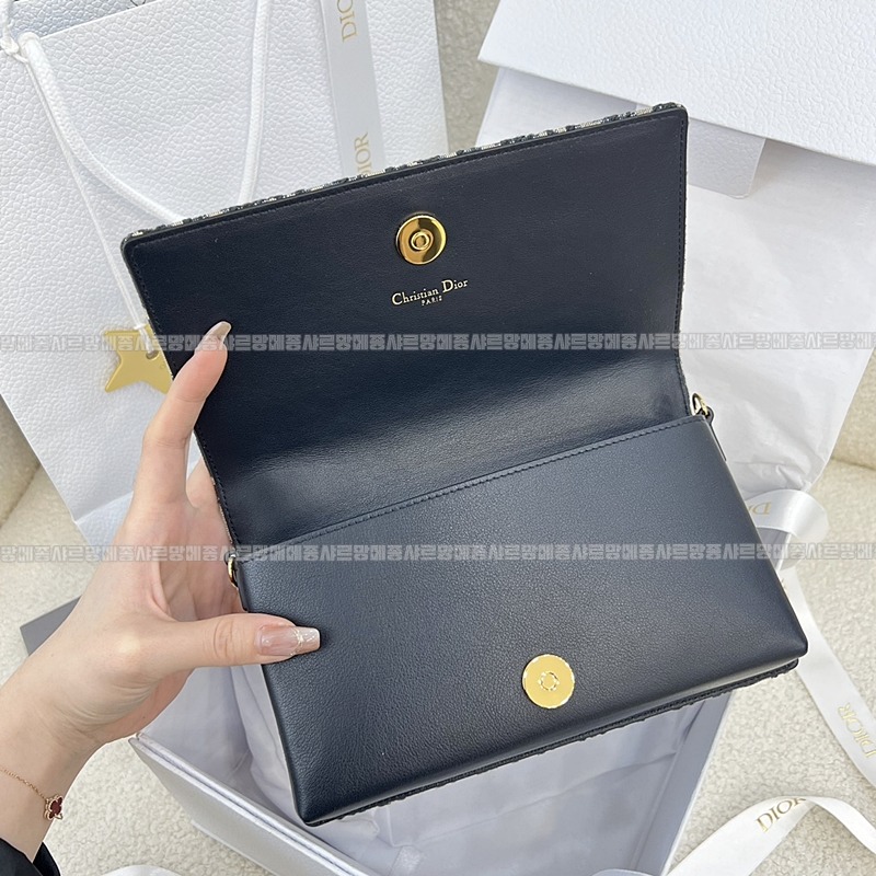 디올오블리크시그니처미니백 20260323-105715-010루.jpg