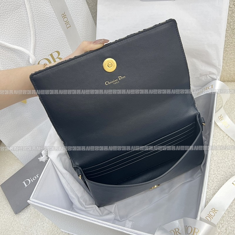 디올오블리크시그니처미니백 20260323-105715-009루.jpg