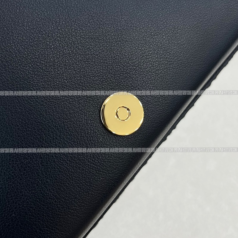 디올오블리크시그니처미니백 20260323-105716-012루.jpg