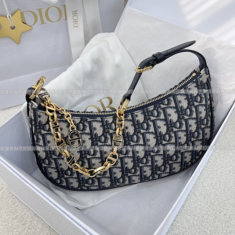 디올오블리크자카드라운지체인호보백 20260323-112208-002루.jpg