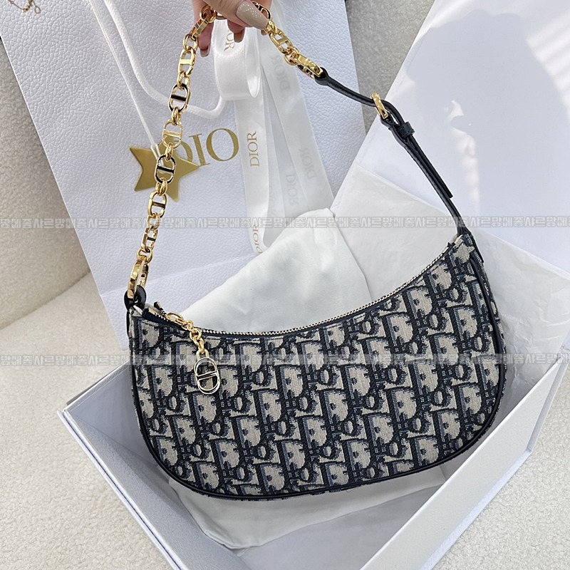 디올오블리크자카드라운지체인호보백 20260323-112208-003루.jpg