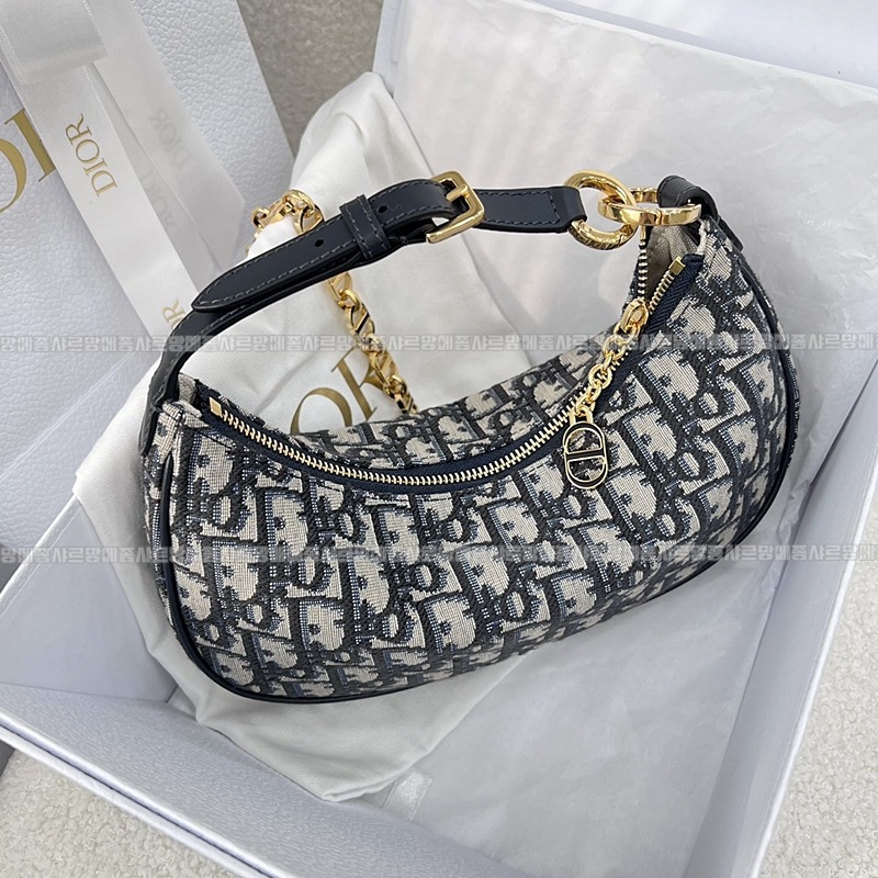 디올오블리크자카드라운지체인호보백 20260323-112209-007루.jpg