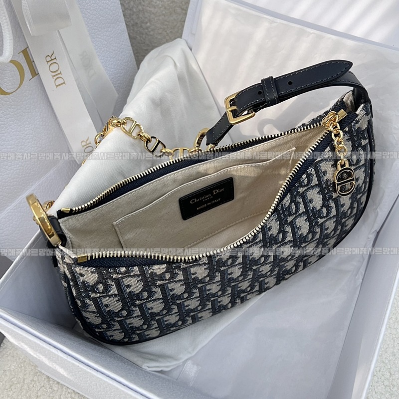 디올오블리크자카드라운지체인호보백 20260323-112209-008루.jpg