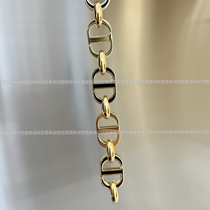 디올오블리크자카드라운지체인호보백 20260323-112210-015루.jpg