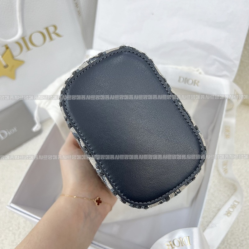 디올30몽테뉴엠버미니버킷백 20260323-114318-004루.jpg