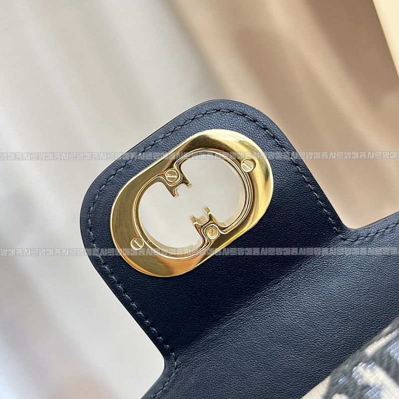 디올30몽테뉴엠버미니버킷백 20260323-114319-011루.jpg