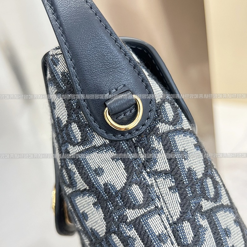 디올30몽테뉴엠버미니버킷백 20260323-114319-013루.jpg