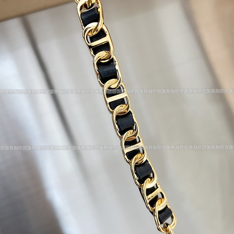 디올30몽테뉴엠버미니버킷백 20260323-114320-017루.jpg