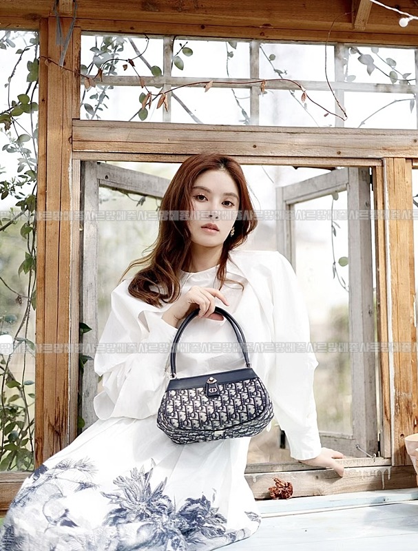 디올오블리크자카드스몰D키백 20260323-115108-029루.jpg