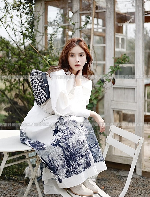 디올오블리크자카드스몰D키백 20260323-115108-030루.jpg