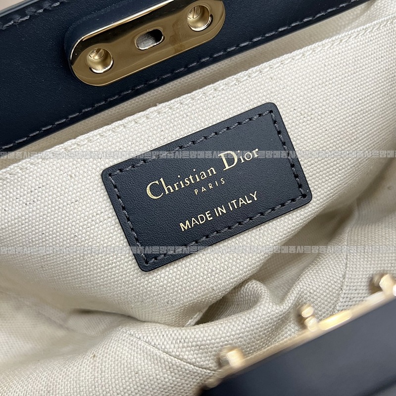 디올오블리크자카드스몰D키백 20260323-115104-009루.jpg