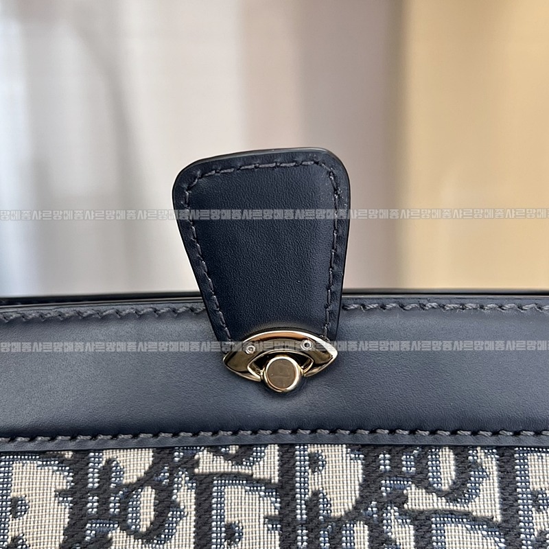 디올오블리크자카드스몰D키백 20260323-115105-011루.jpg